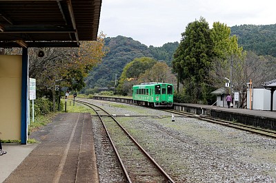 油須原駅