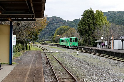 油須原駅